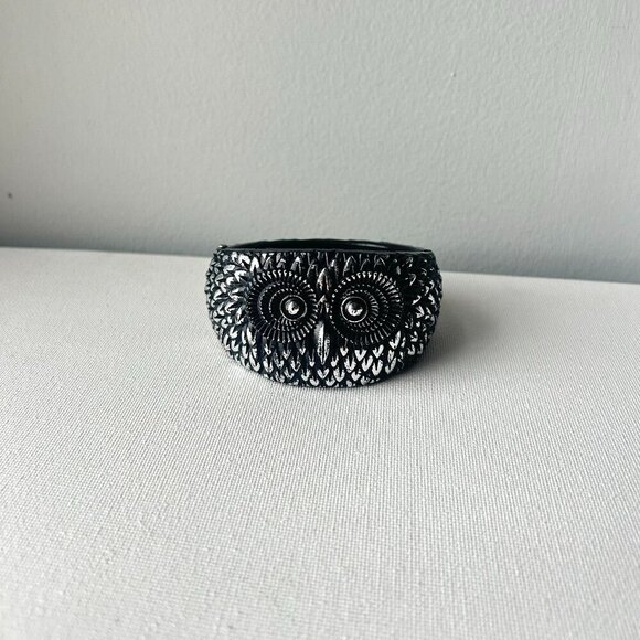 Jewelry - Vintage Chunky Owl Face Clamper Cuff Bracelet